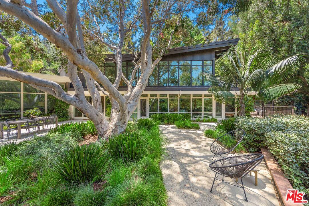 2179   Mandeville Canyon Rd 3BR Brentwood La
