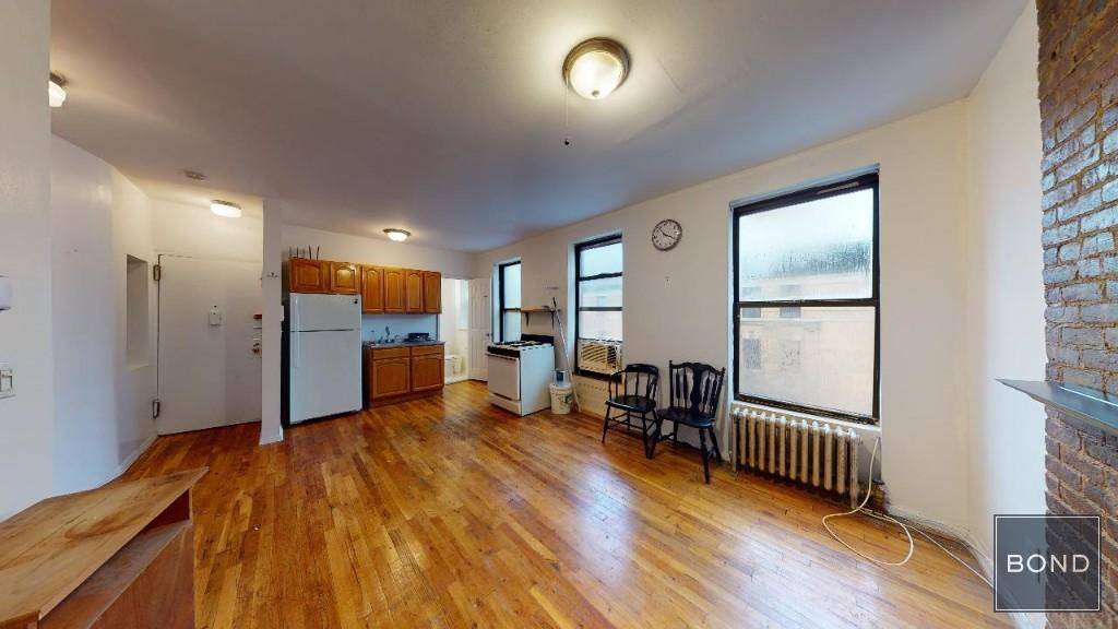 Charming 2 Bedroom apartment in Prime Location !