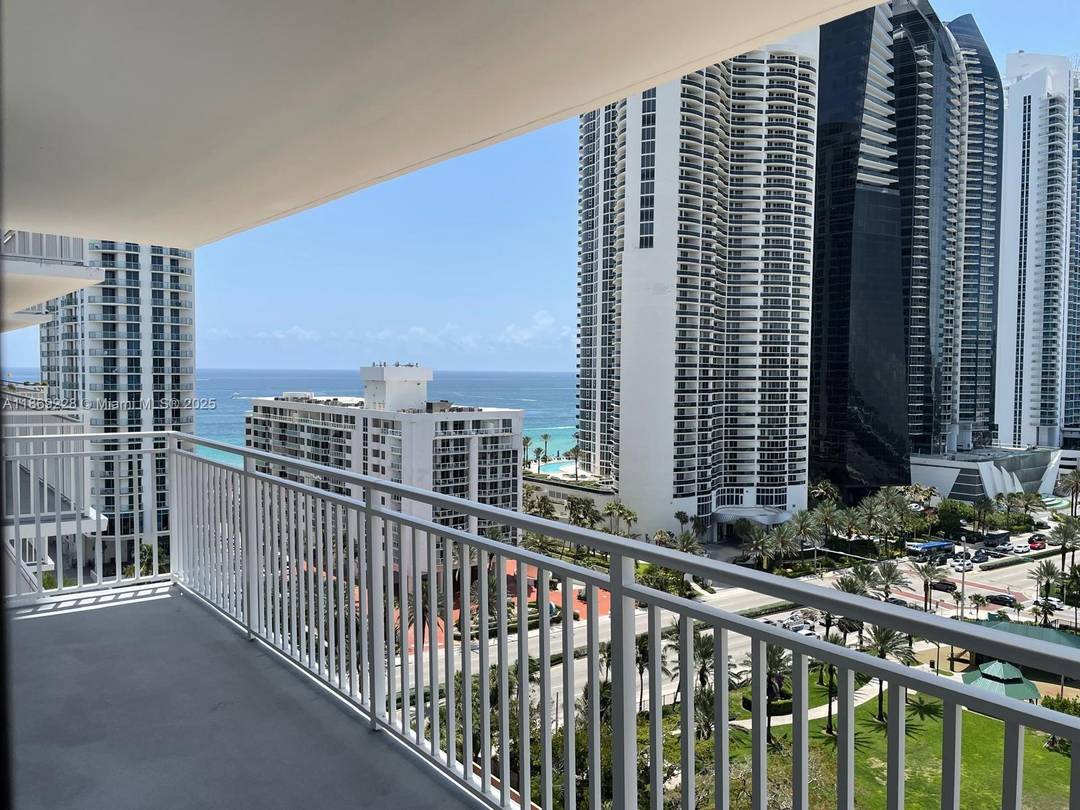 Nestled in the heart of Sunny Isles Beach, this bright and spacious 2 beds, 2 baths condo at Winston Towers 600 offers 1, 232 sq.