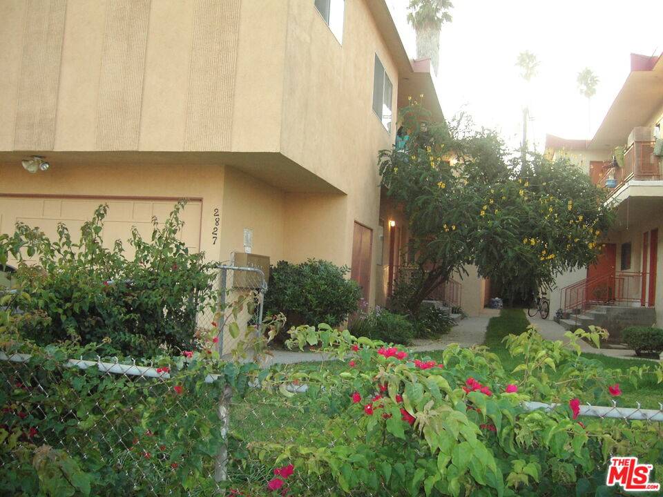 2827  S Corning St 3.0 LA