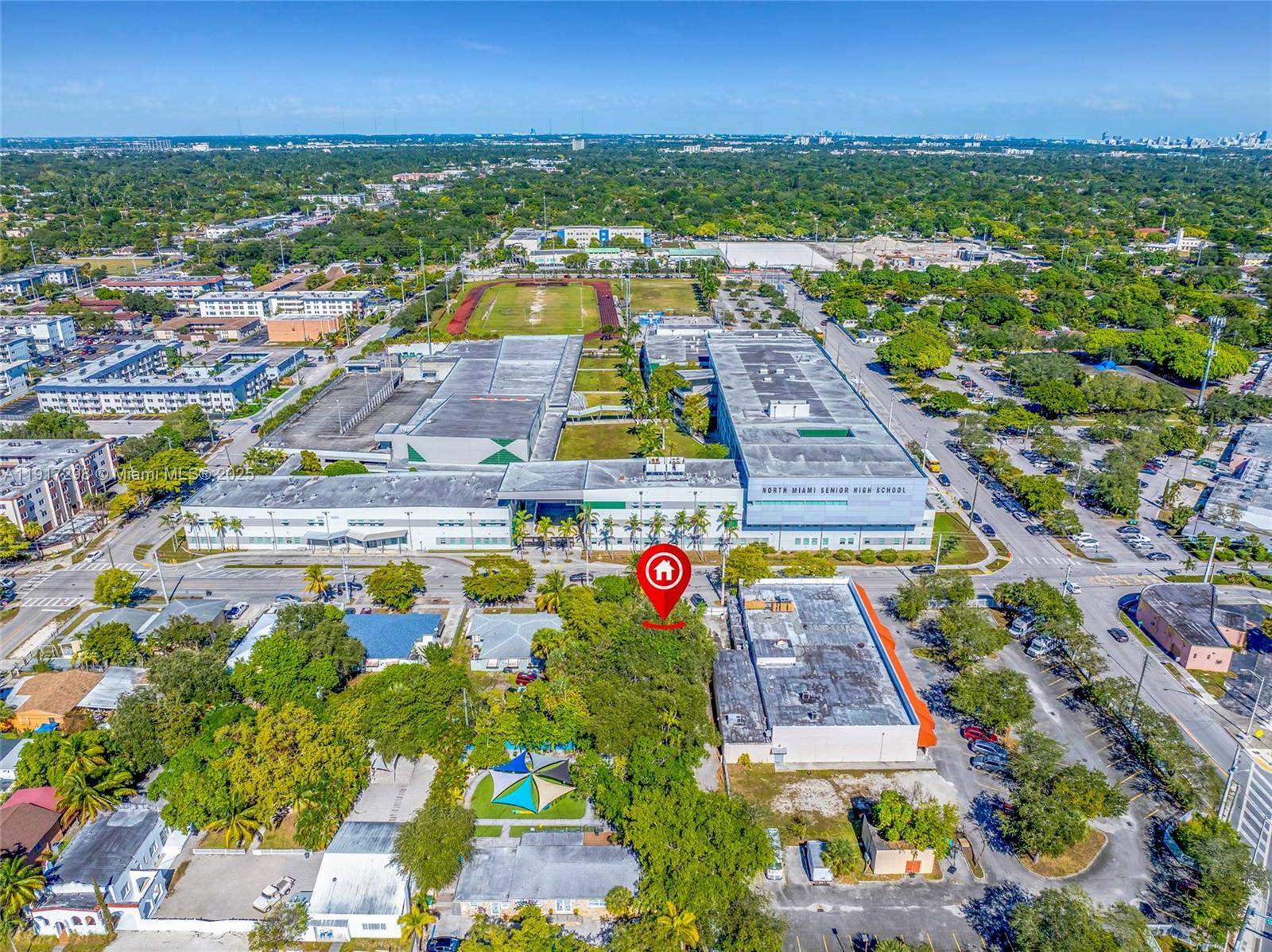 This 2 unit duplex 2 2 is located in a prime North Miami location, right next to North Miami Senior High.