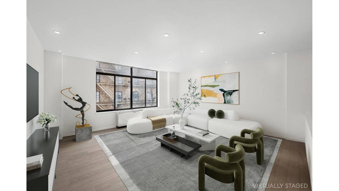 Beautifully renovated, new development quality, 4 bedroom, 3.