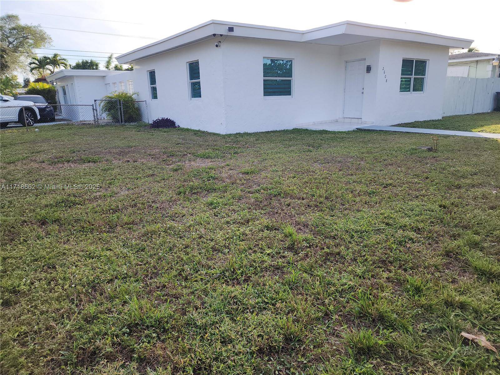 Welcome to a charming 4 bedroom, 3 bathroom family home nestled in a paceful neighborhood.