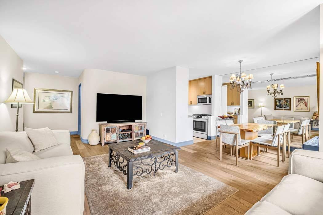 This stunning, large one bedroom apartment has 2 separate balconies and 1.