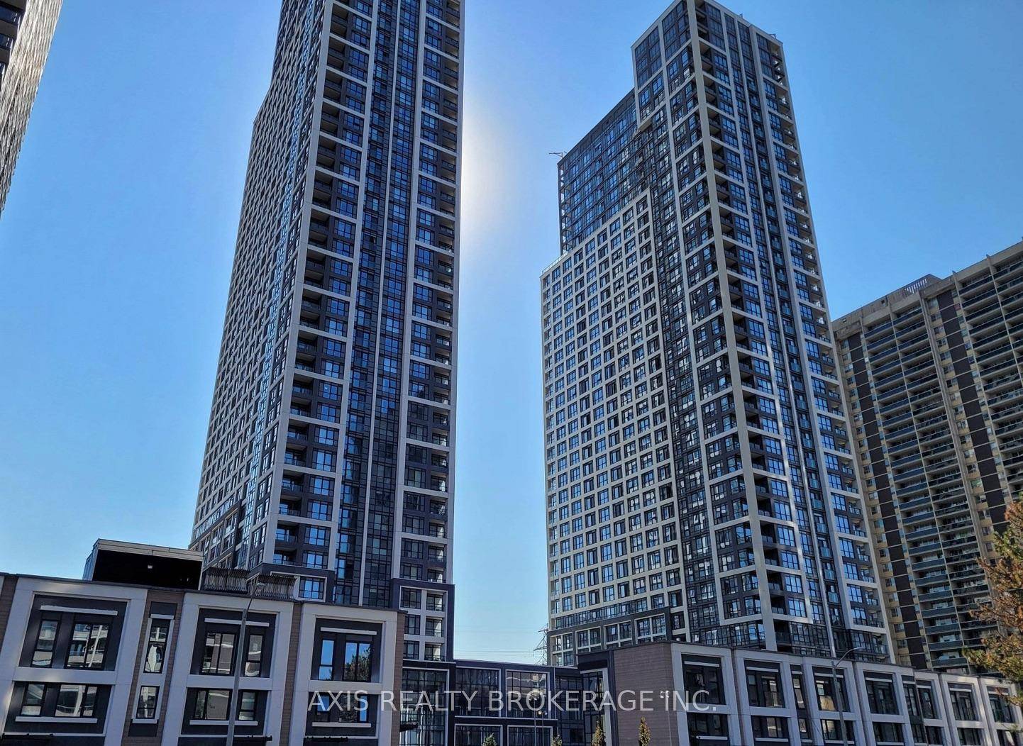 Welcome to Bloorvista ! Experience luxury living in this stylish 1 bedroom suite at the award winning Tridel built residence, located in the heart of trendy Bloor West.