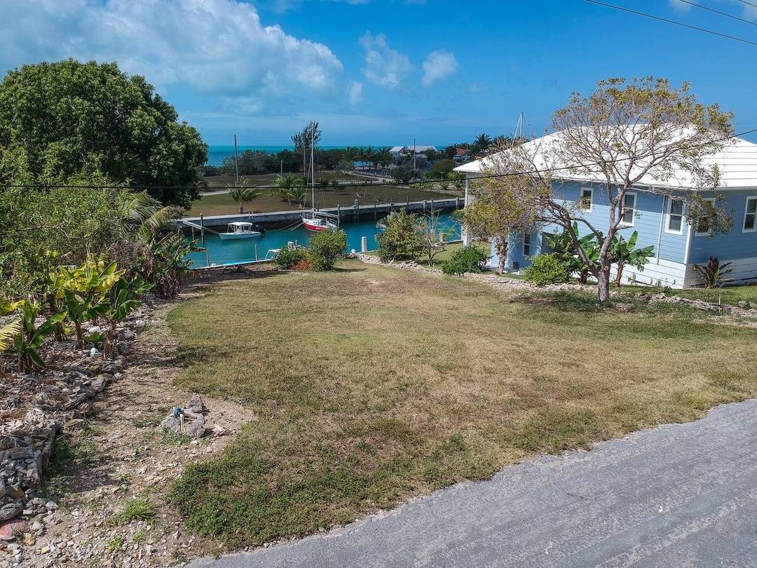 CANAL LOT 11, PELICAN BAY Land Eleuthera