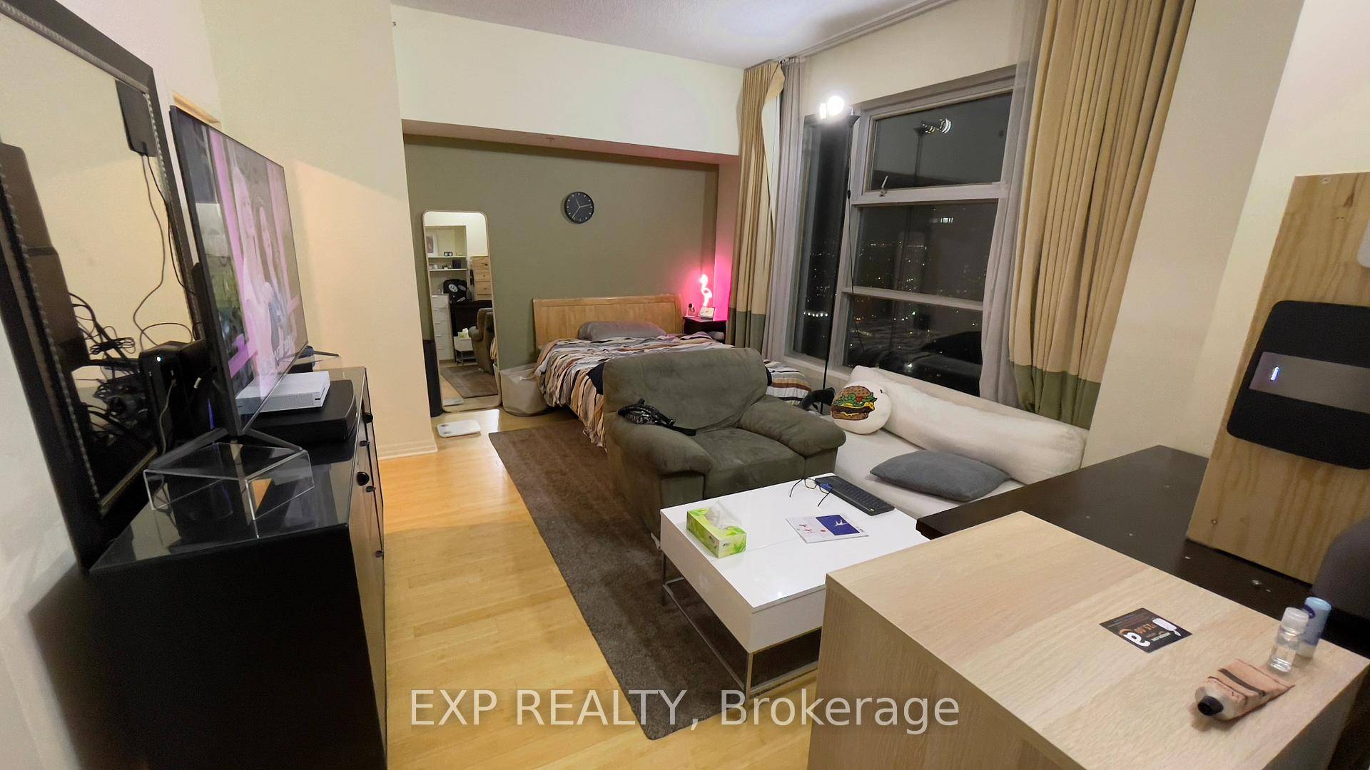 ONE KING WEST LUXURY HOTEL RESIDENCES.