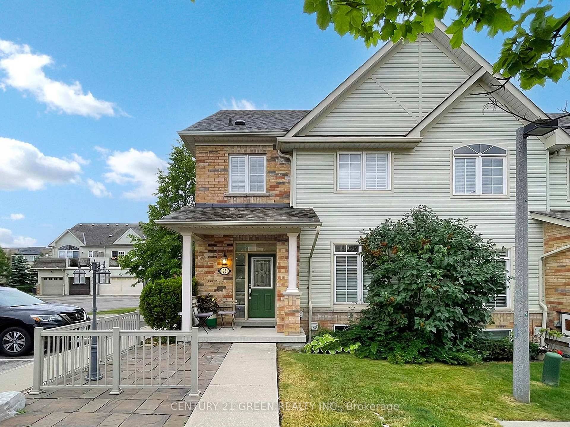 Welcome to 25 Wicker Park Way, a charming, move in ready corner townhome with low maintenance in the heart of desirable Pringle Creekcommunity.