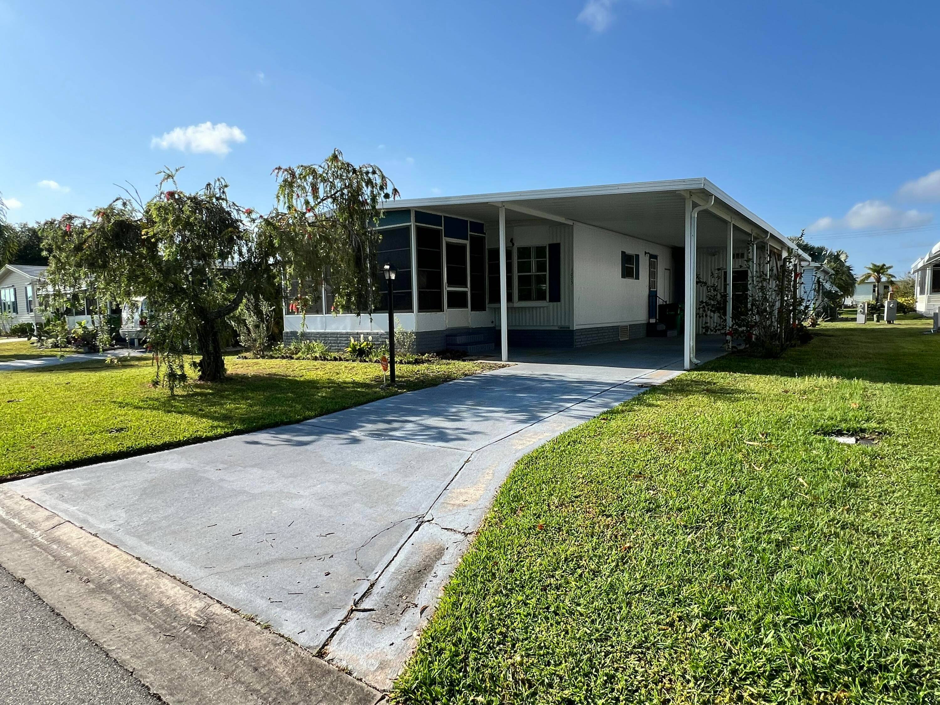 Nice 2 bedroom, 2 bath in a great community.