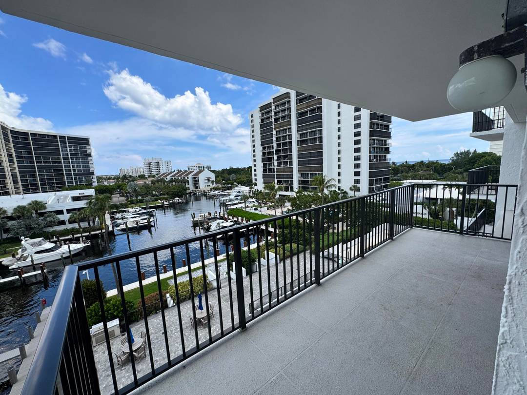 Aberdeen Arms Condo is in the private 24 hour manned gated community of Boca Highland Beach Club and Marina.