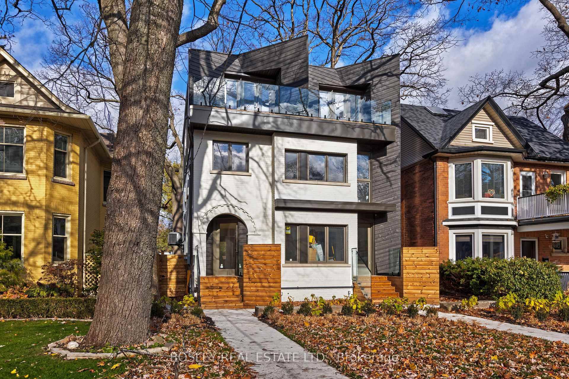 Luxurious Appointments, Efficient Modern Design And Flow In This Wonderfully Appointed, Fully Reconstructed Home Designed By Craig Race Architecture.