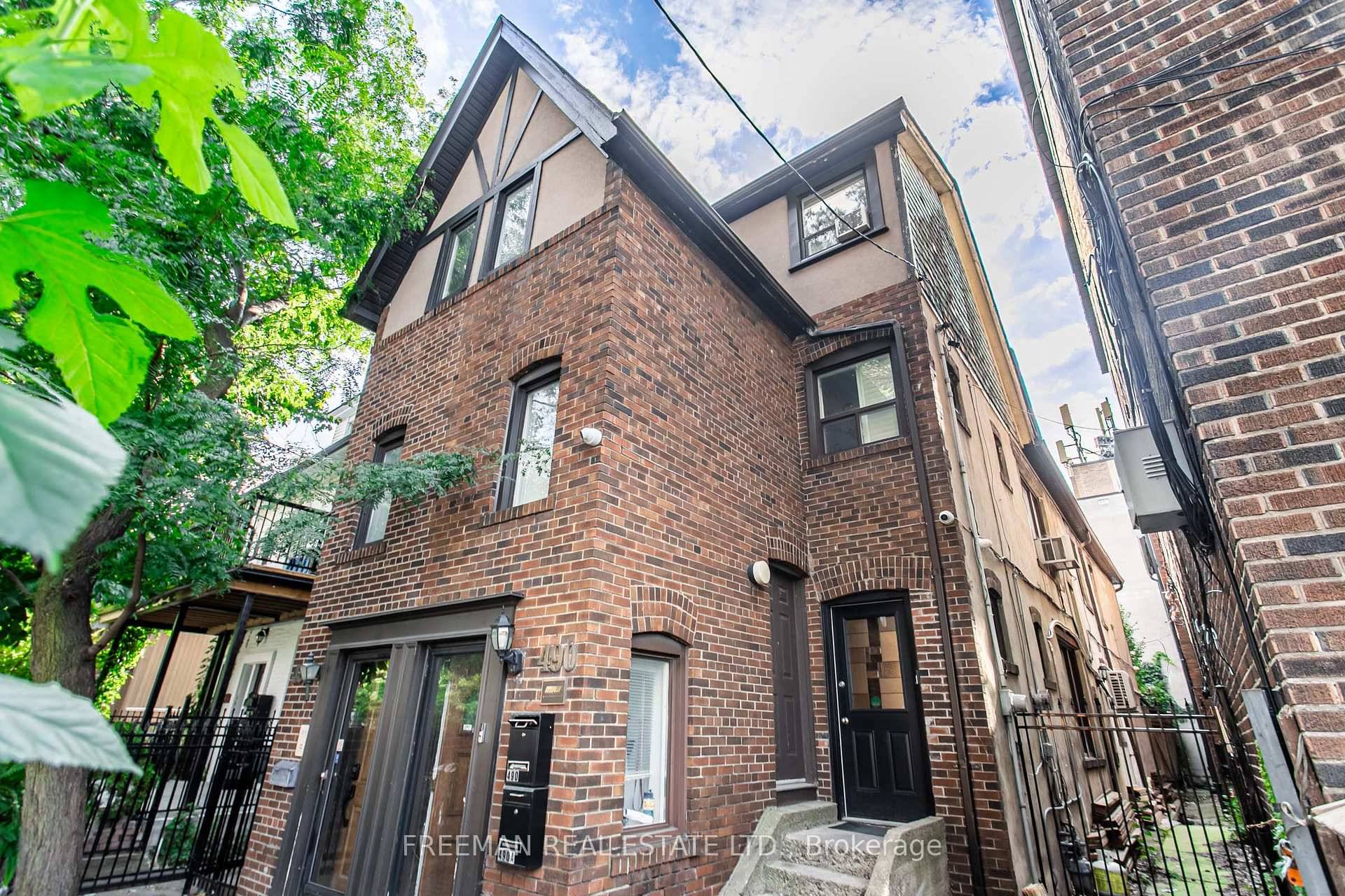 Stunning Palmerston Little Italy, legal Duplex, with incredibly rare commercial amp ; residential zoning perfectly located steps to Bloor St and Christie Pits Park.