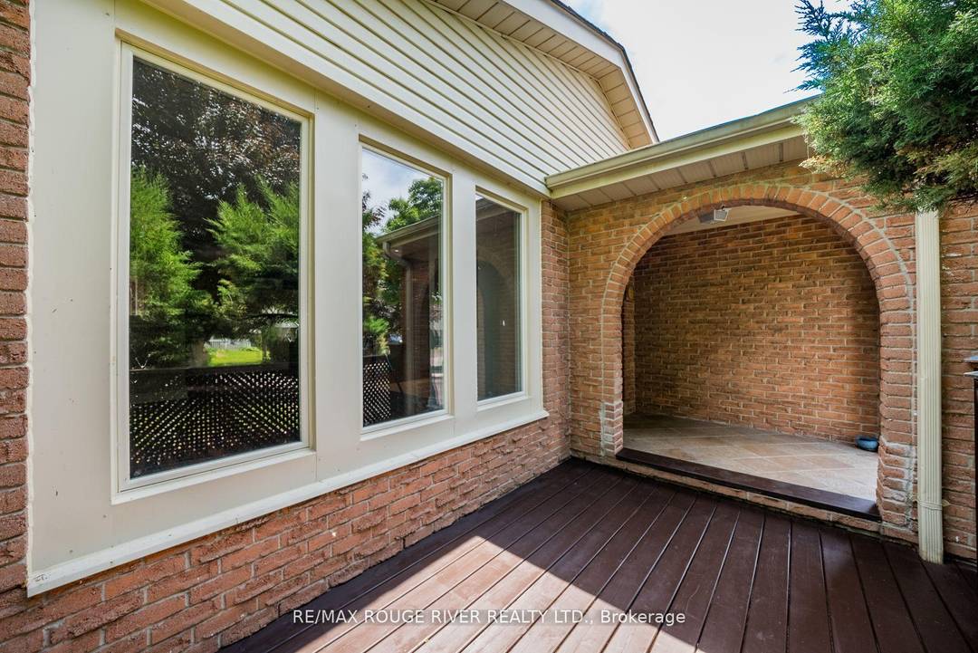 In a coveted South Ajax lakeside community, set on a private mature treed lot, this renovated bungalow with 3 2 bedrooms and three full bathrooms offers the rare advantage of ...