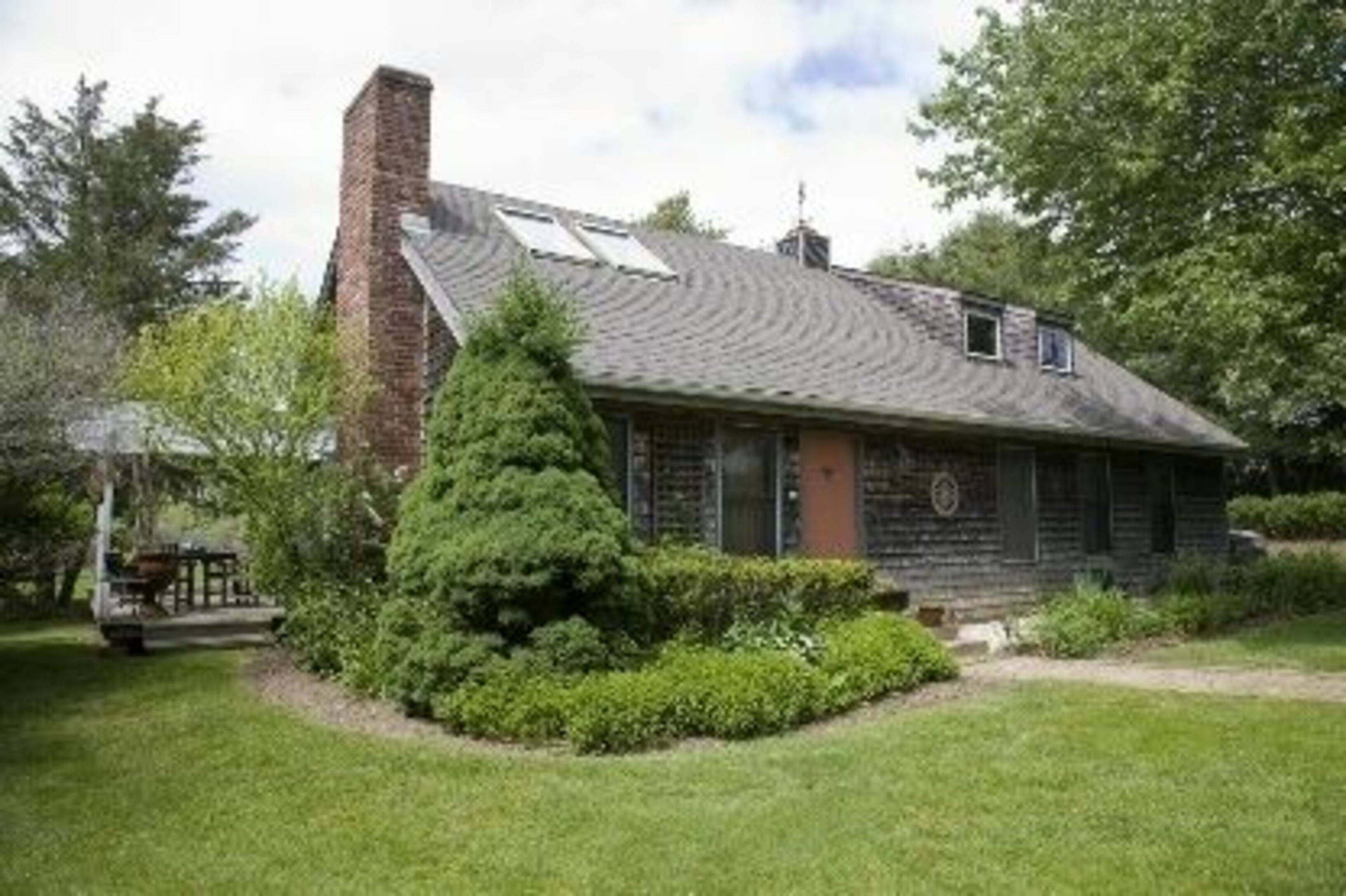 Magical Home South of the Highyway Btwn Sagaponack N Watermill