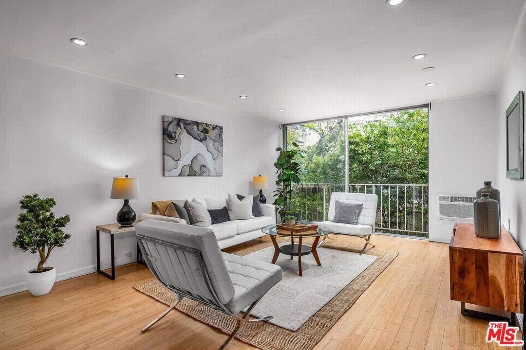 11645 Montana Ave 2BR Brentwood La