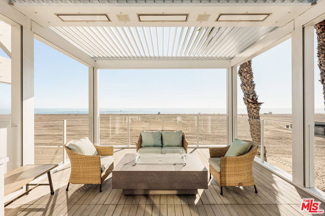 1267 Palisades Beach Rd 3BR Santa Monica La