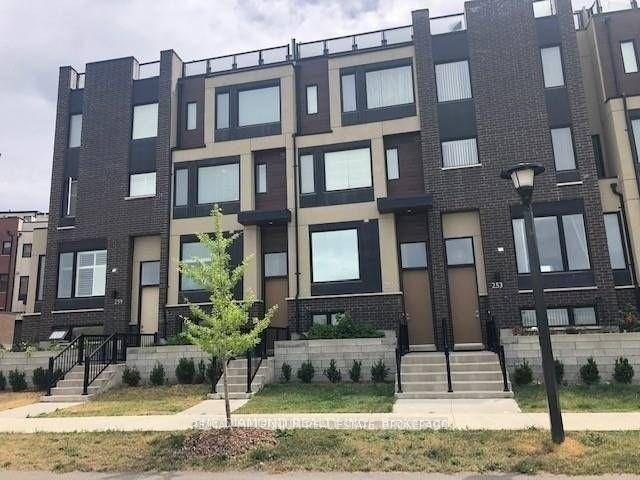 Stunning Luxury Townhome in the Heart of Downsview Park !