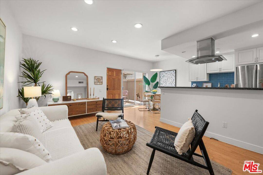 622 S Barrington Ave 1BR Brentwood La