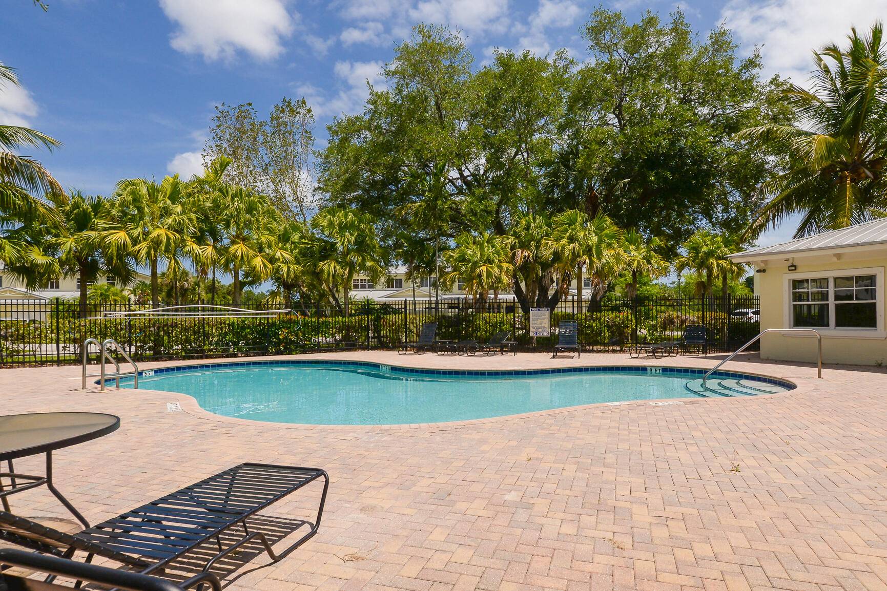 Spacious two story 4 2. 5 1 townhome in River Oaks with just under 2, 000 square feet of living space.