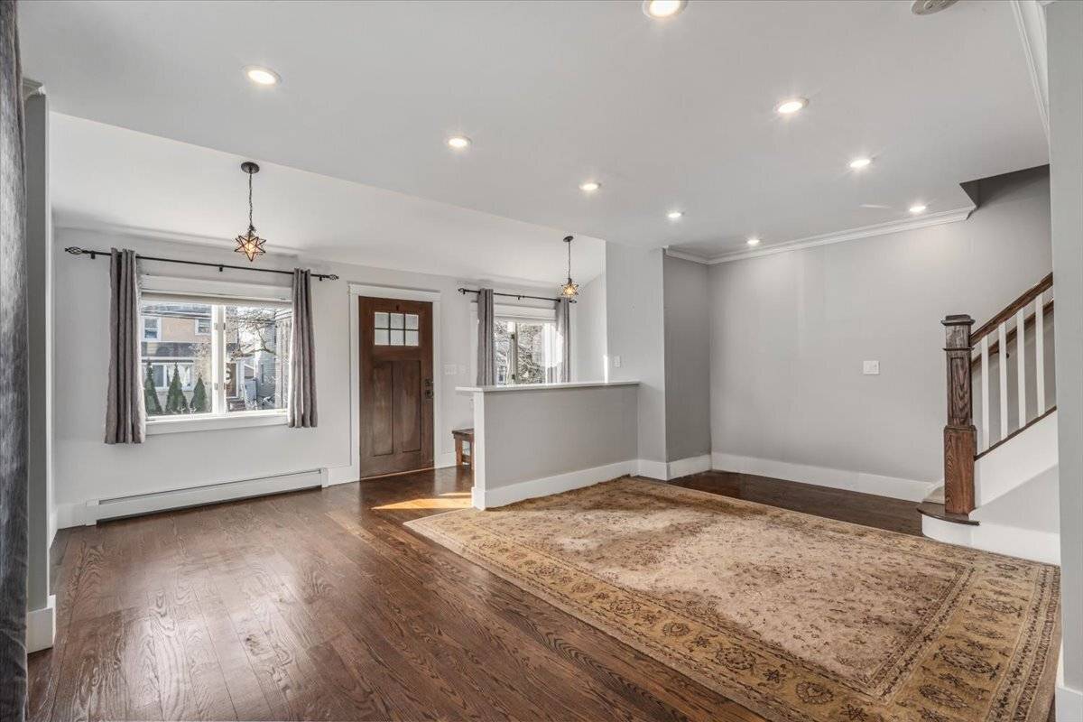 Completely renovated 3 bed, 2 bath detached house in Forest Hills.