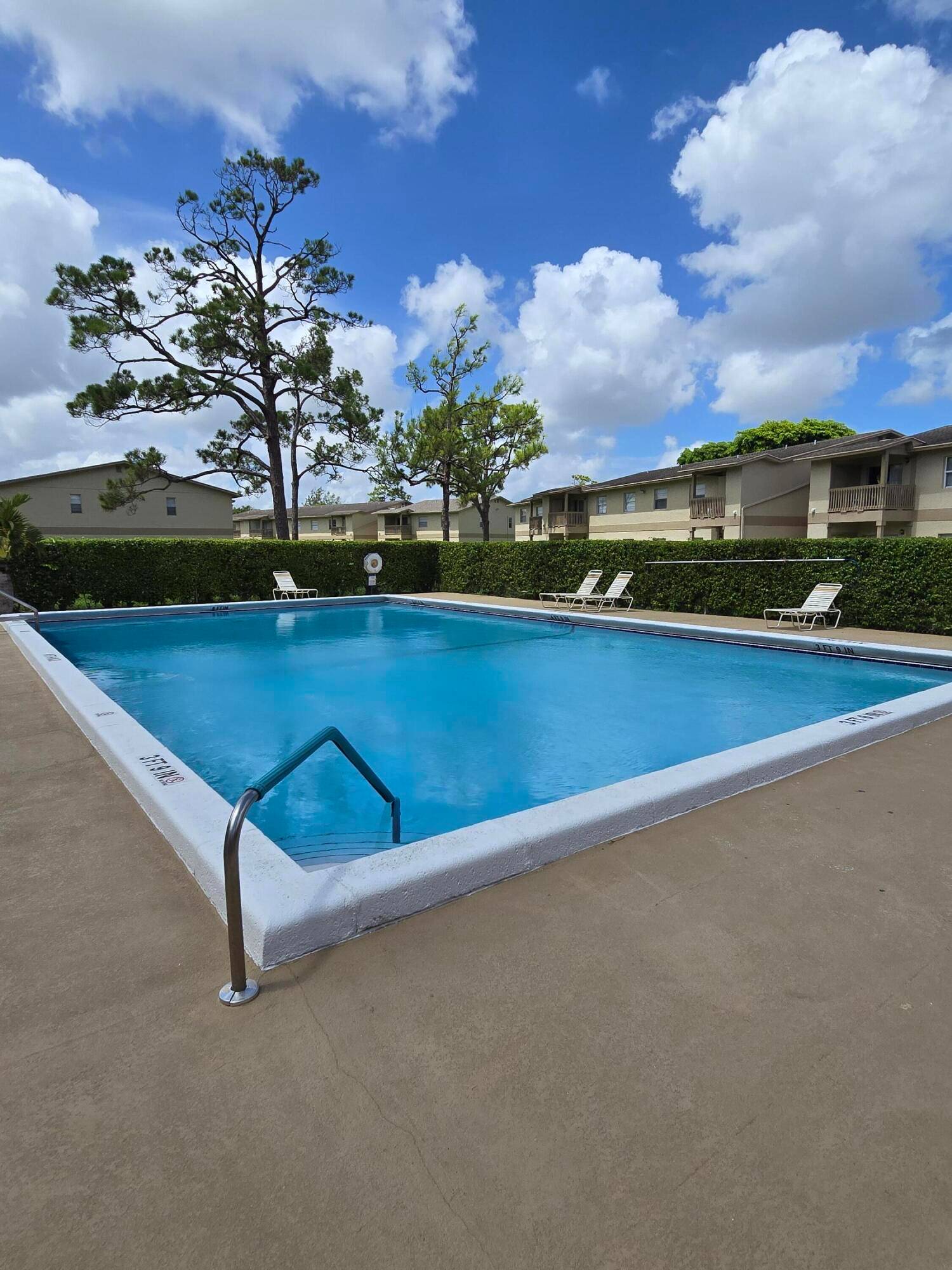 Quiet location on this second floor corner unit nestled in Abbey Park Condominiums with private balcony.