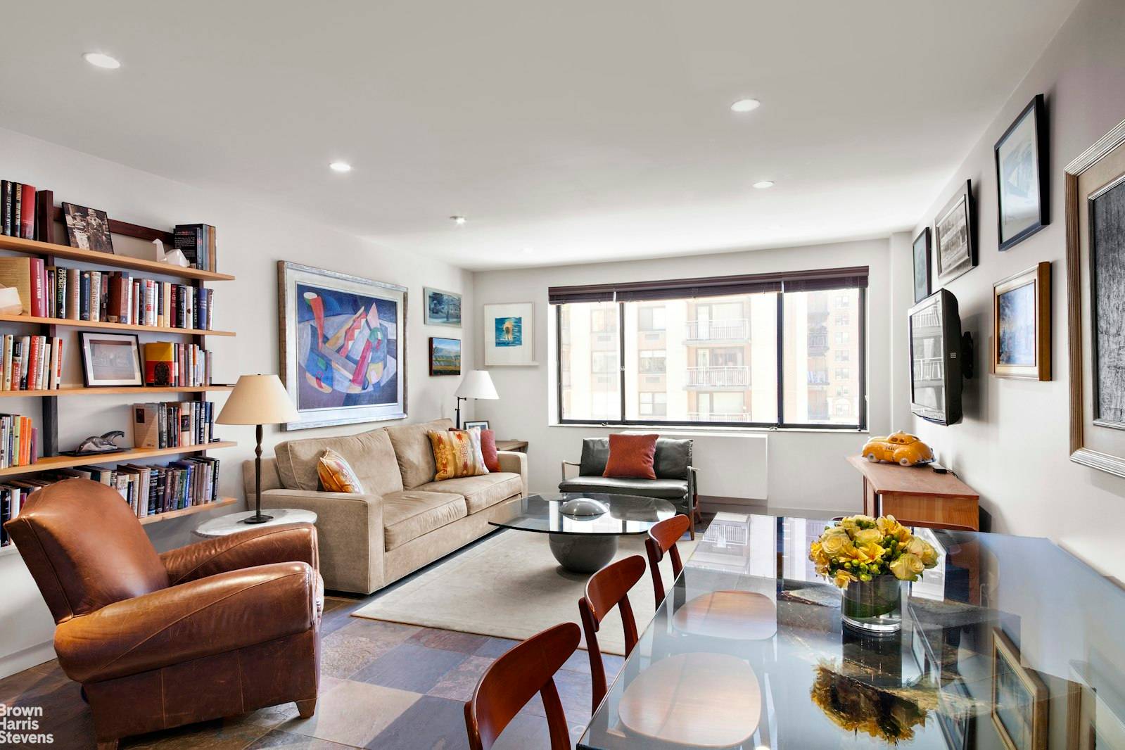Welcome to Residence 5C at The Lincoln Park Condominium an expansive, sun drenched 1 bedroom, 1 bathroom home offering nearly 800 square feet of thoughtfully designed living space in the ...