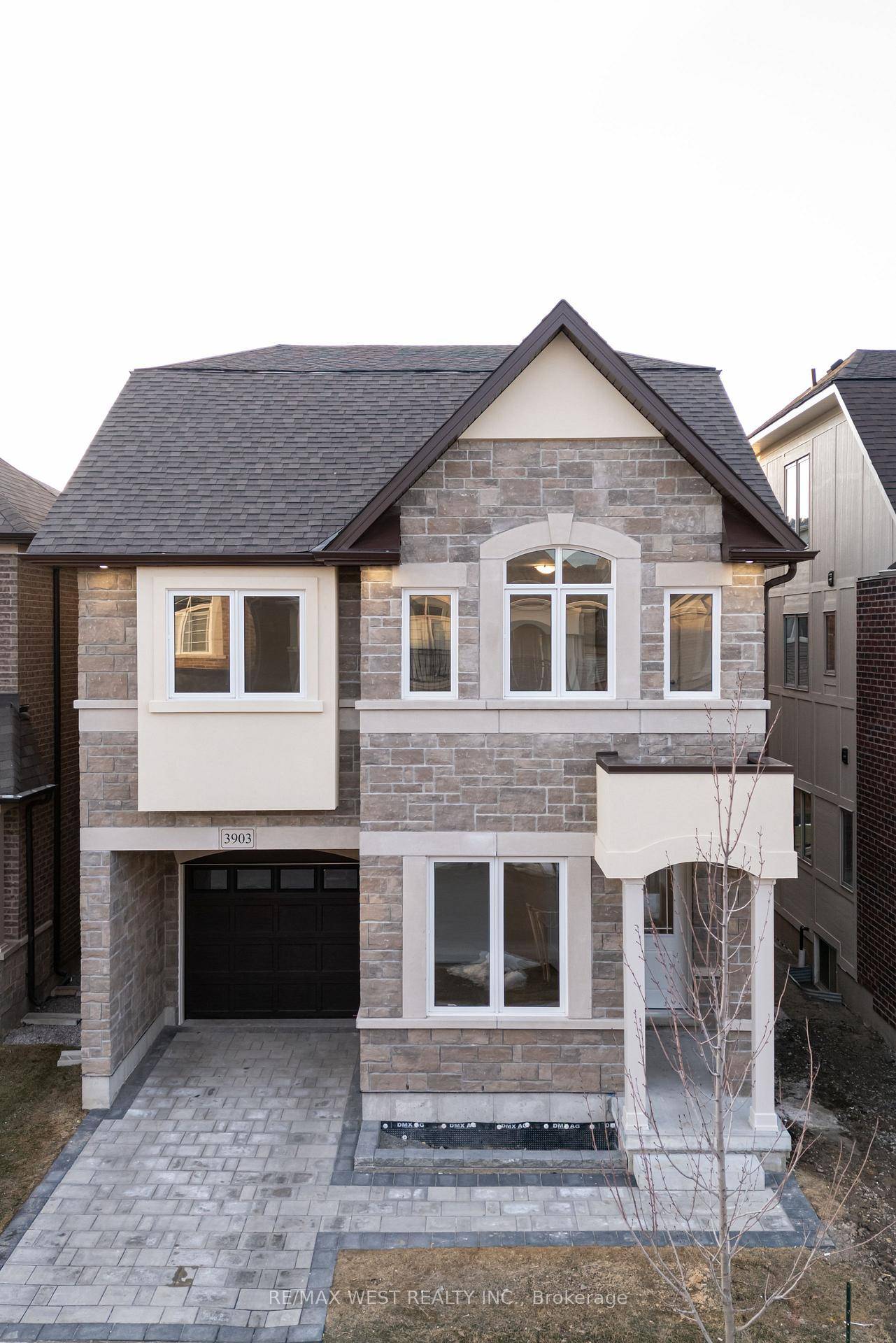 Absolutely Stunning ! Nestled in the heart of Sought After Alton Village West Community Of Burlington, this Brand new premium quality custom built residence seamlessly blends modern elegance with timeless ...