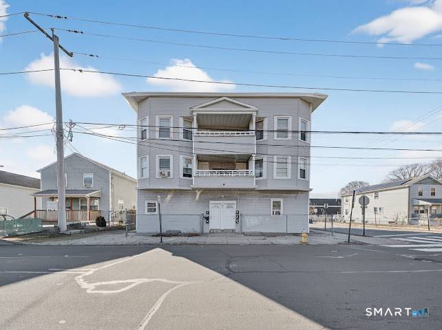 Well maintained 6 family investment property offering a strong opportunity for both immediate cash flow and long term upside.