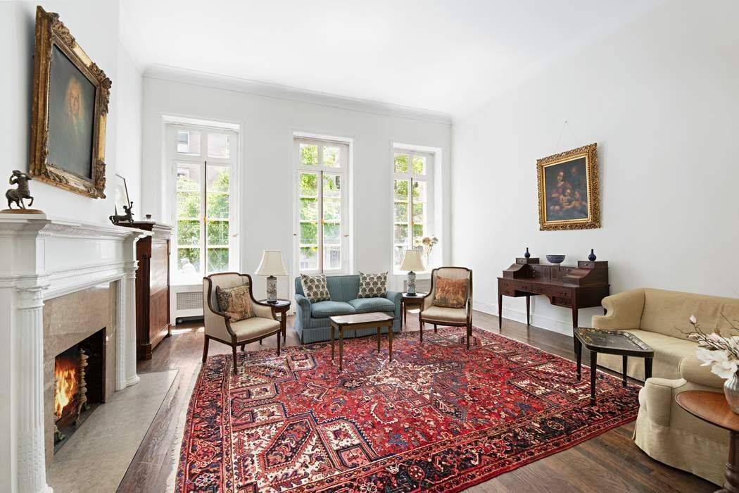 Ideally located on a picturesque and tree lined street, moments from Central Park and in one of the most desirable neighborhoods of New York City, this splendid 1901 townhouse features ...