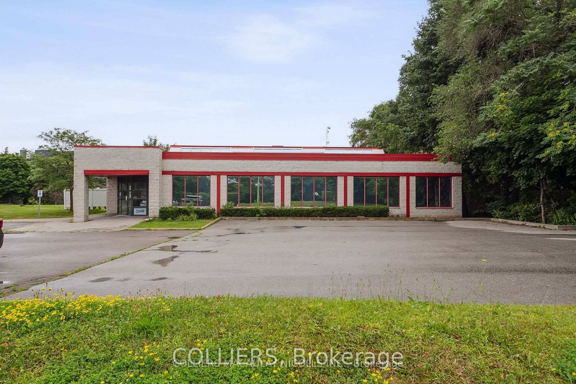 Freestanding flex industrial unit available for Lease.