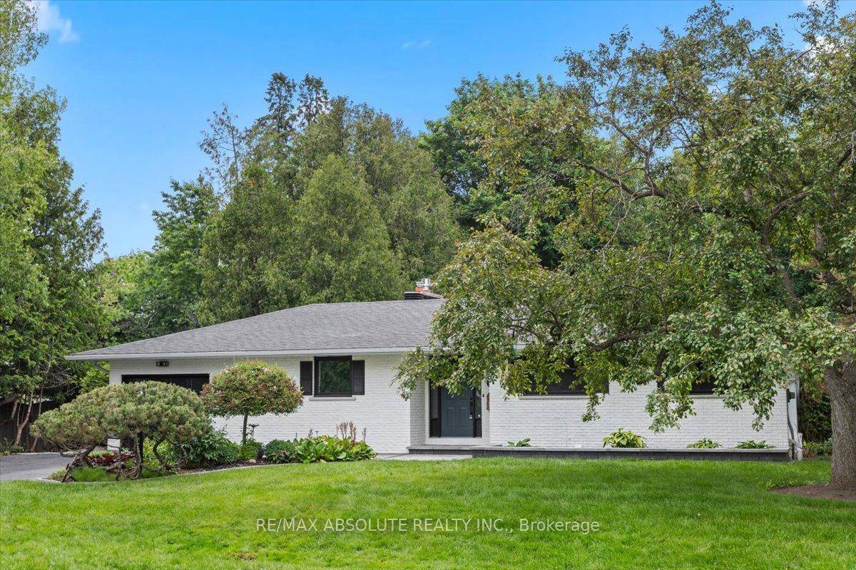 OPEN HOUSE SAT 2 4PM ! The VERY BEST of both worlds !
