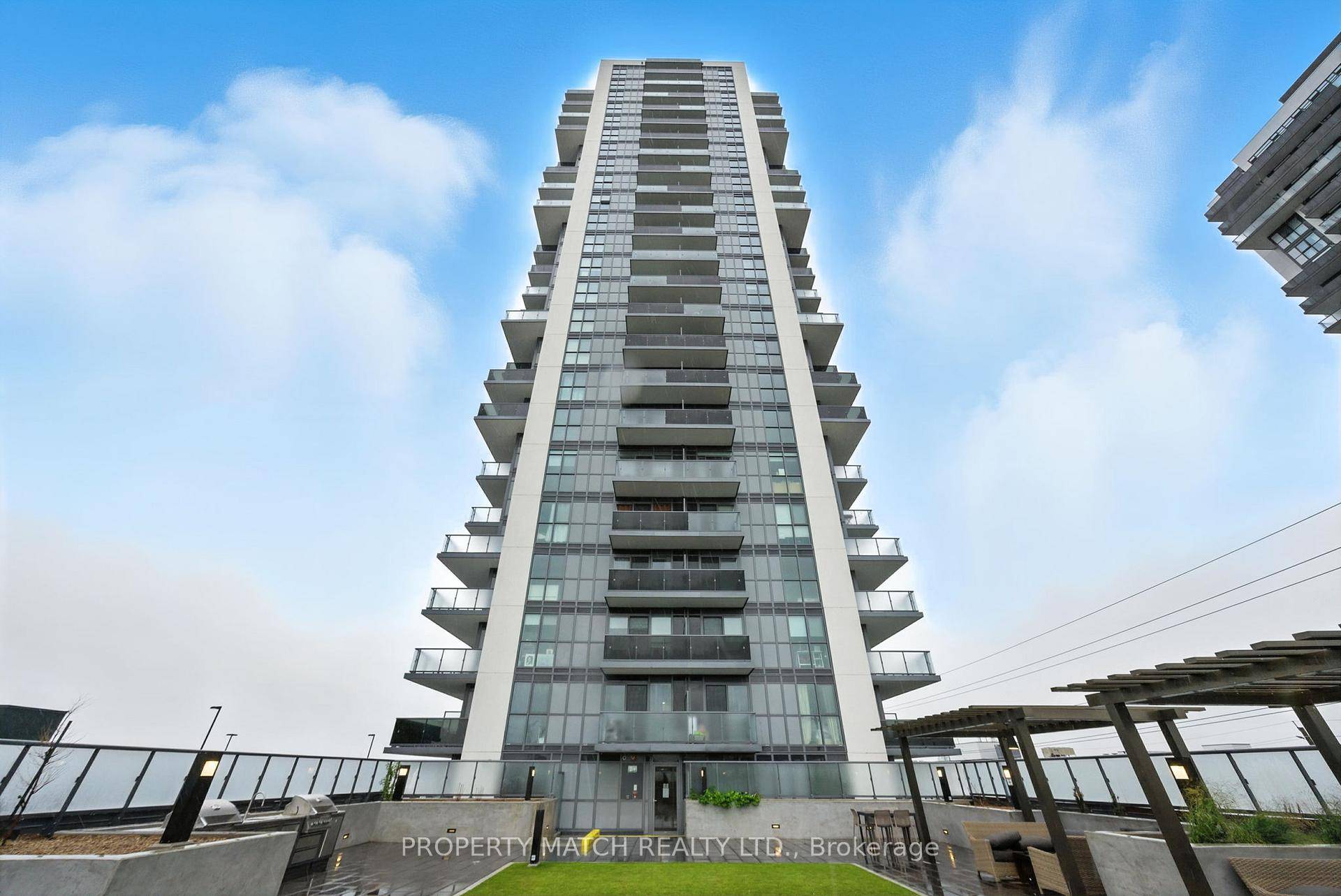 Welcome to Unit 802. This bright and Spacious 1 bedroom condo in the Windfield Community combines modern living with everyday convenience's.