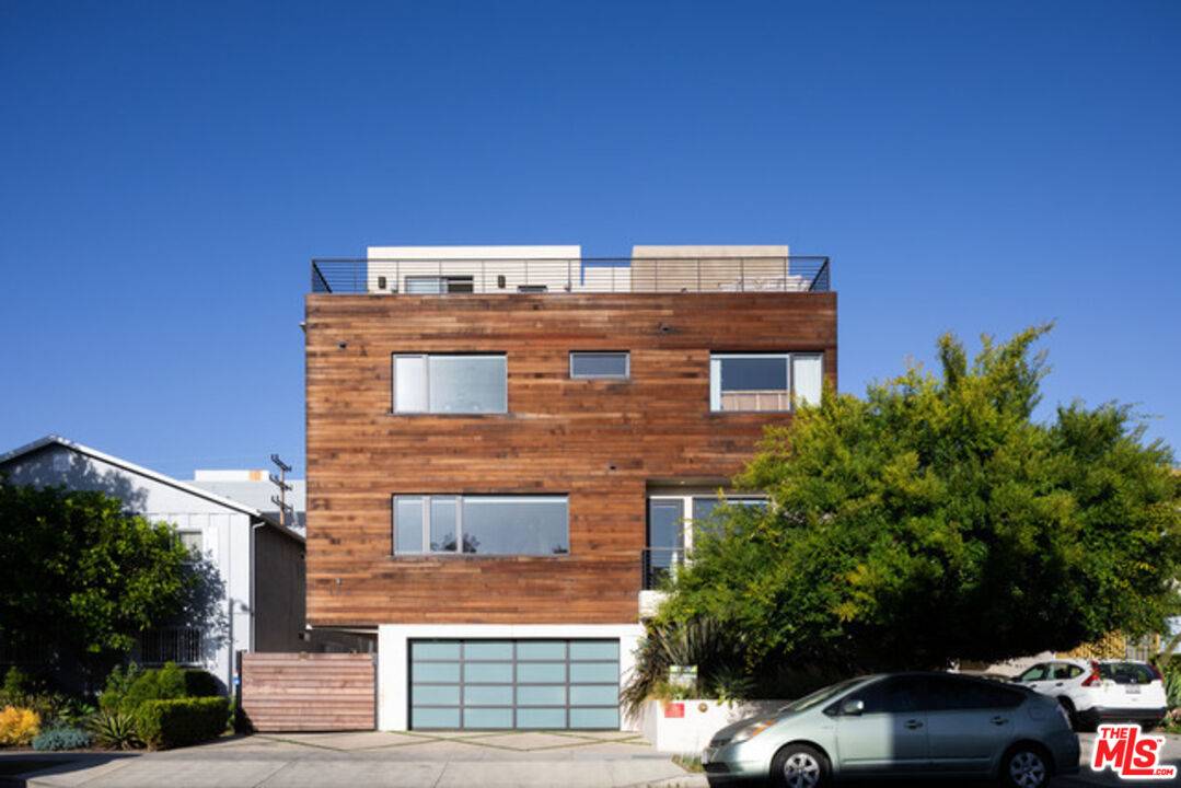 140 S Hayworth Ave 3BR Beverly Grove La