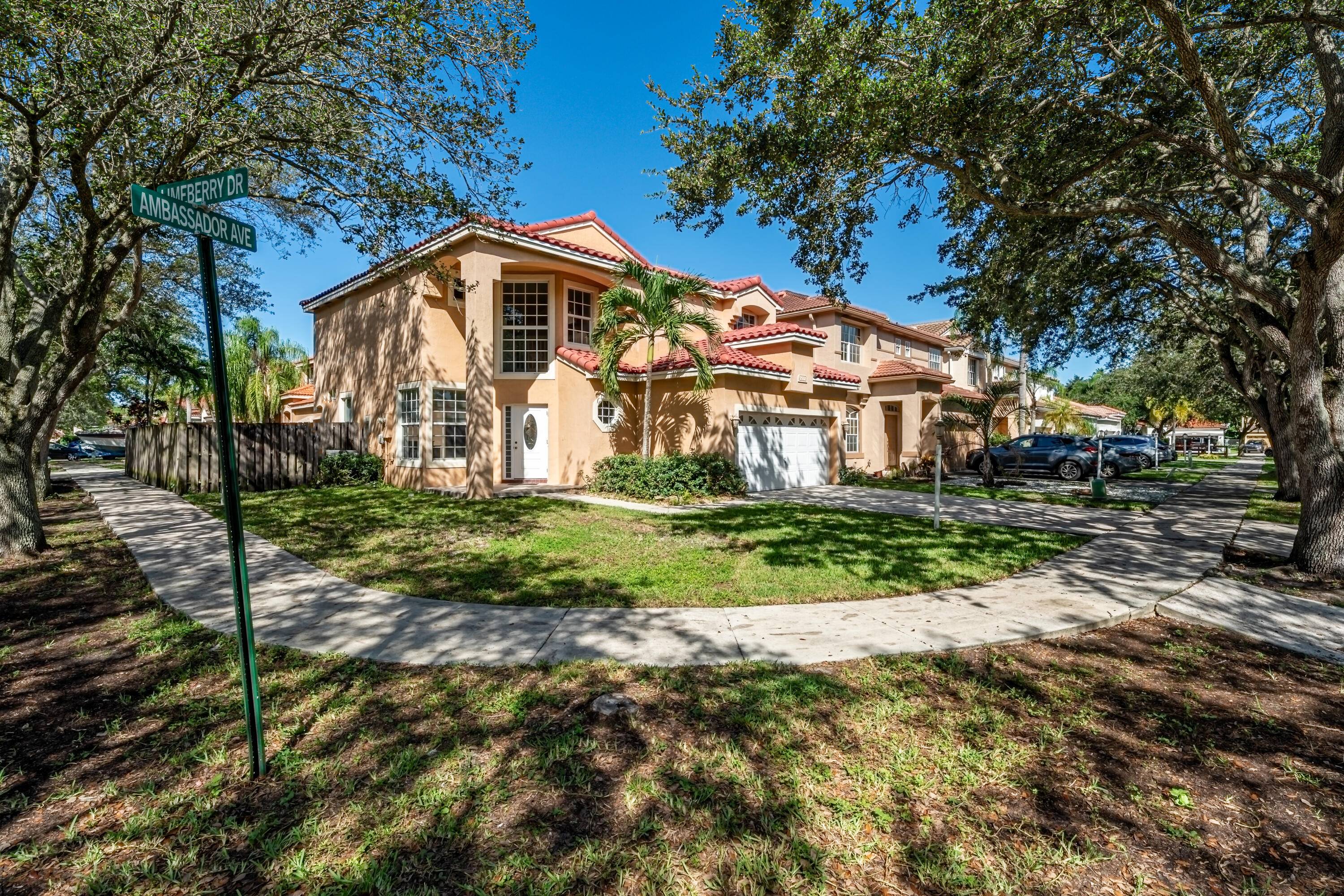 BRAND NEW ROOF ! ! Welcome to this beautifully updated 3 bedroom 2.