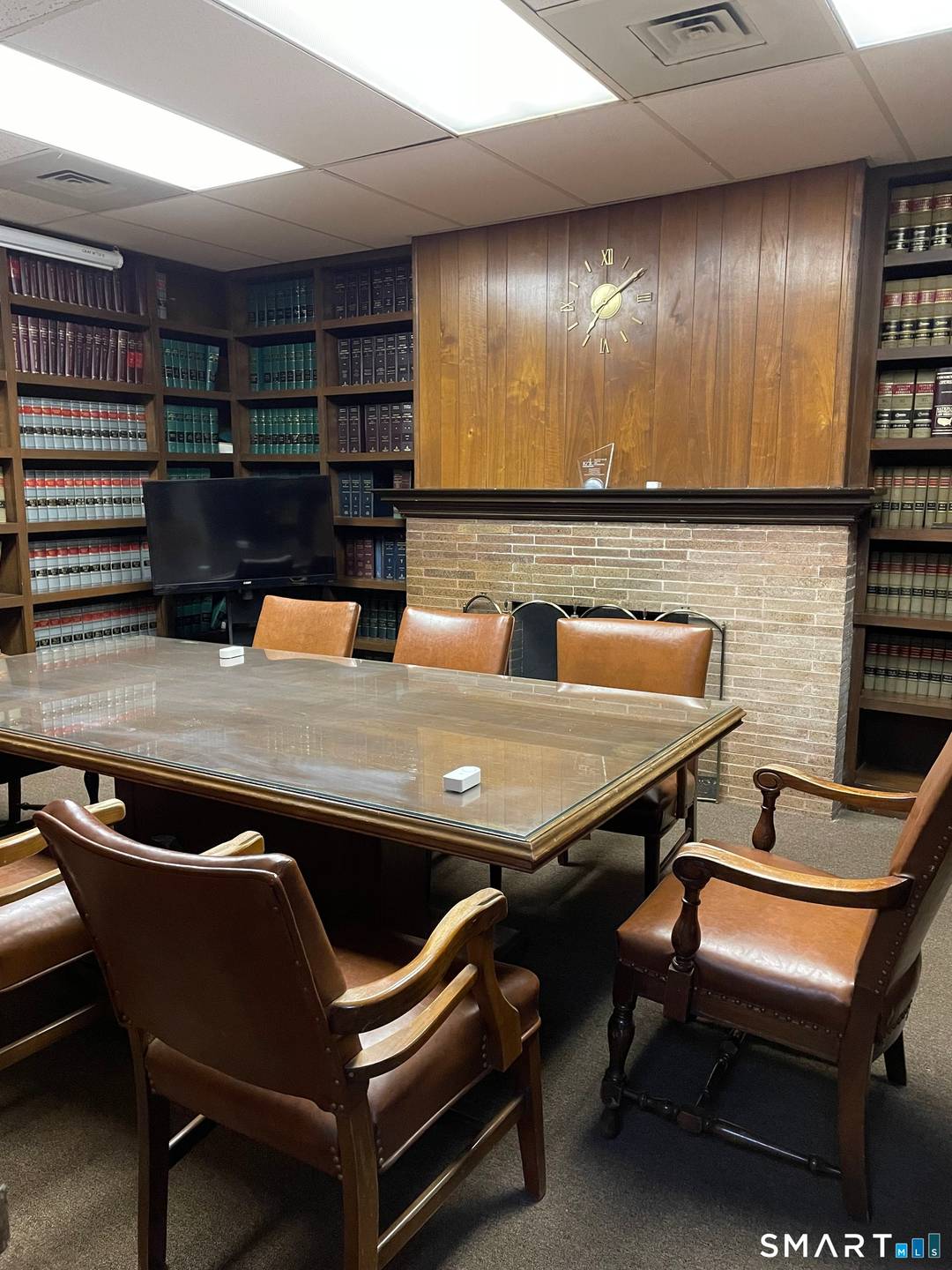 Come take a look at this very spacious office with 3100 sq ft of space.