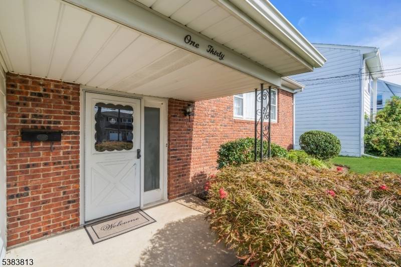 Welcome to this Charming split level.