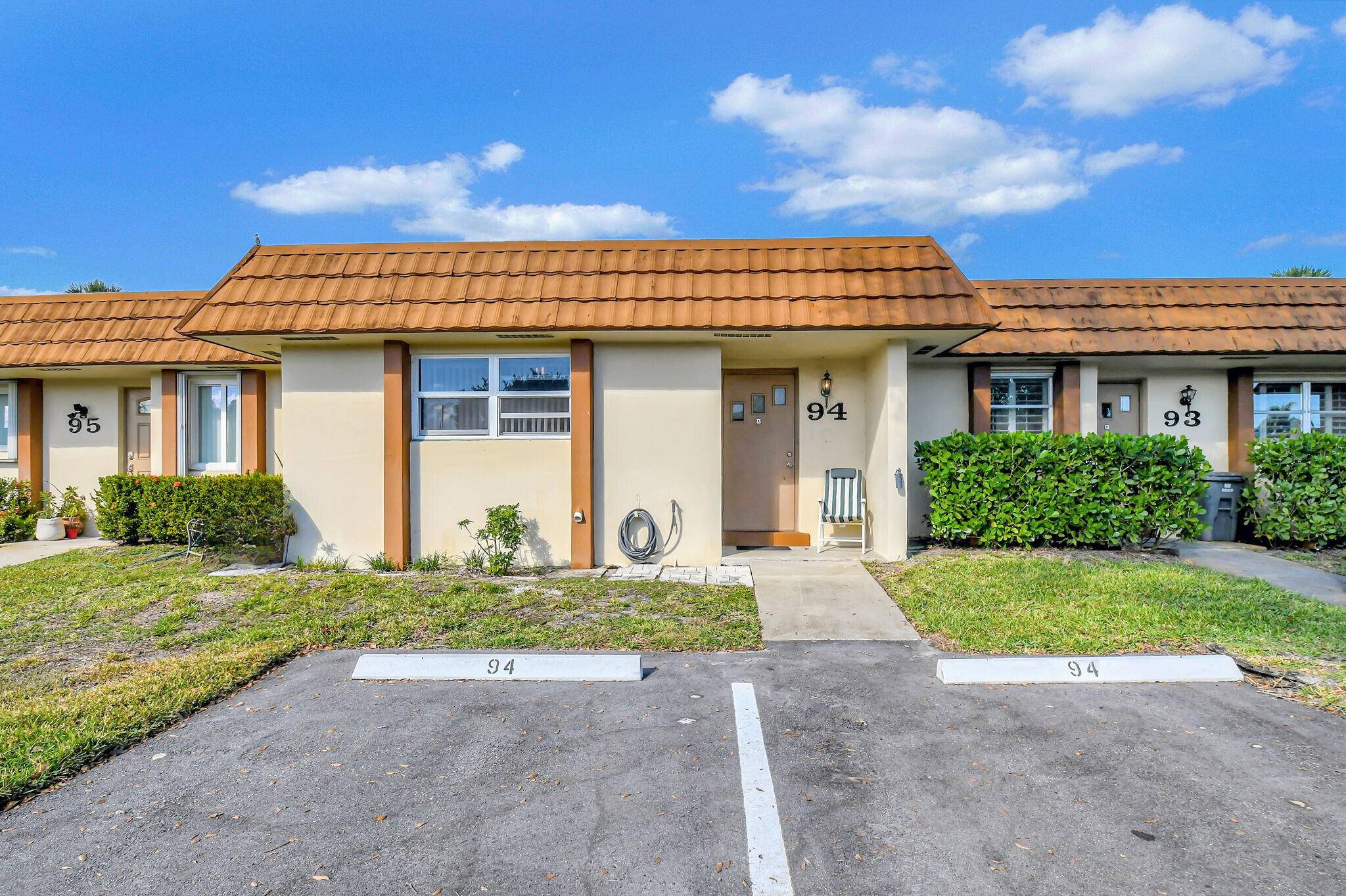 This 1 bedroom, 1 bath villa is just waiting for your personal touch.