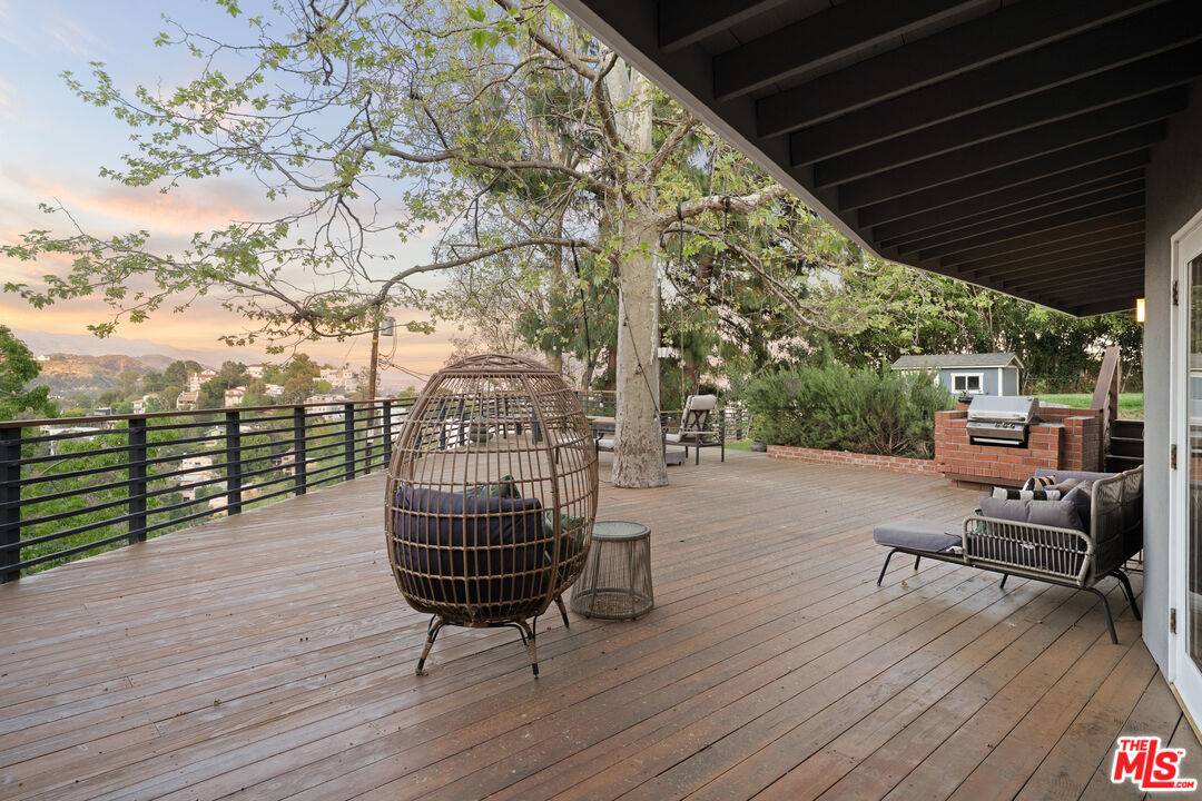 8490   Cole Crest Dr 4BR Hollywood Hills East La