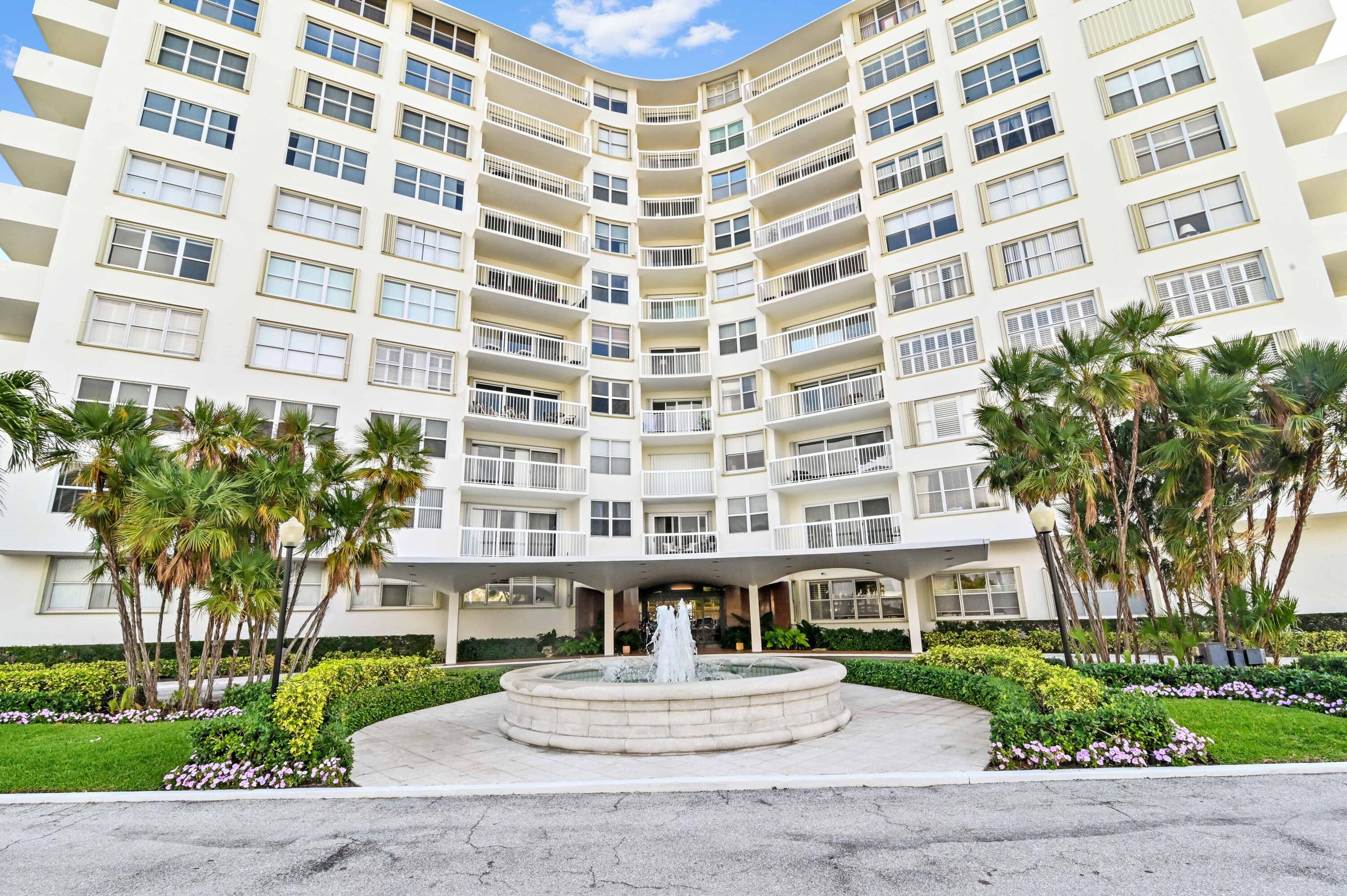 Experience tranquil waterfront living in this fully renovated 3 bedroom, 2 bath waterfront on Flagler, West Palm Beach.