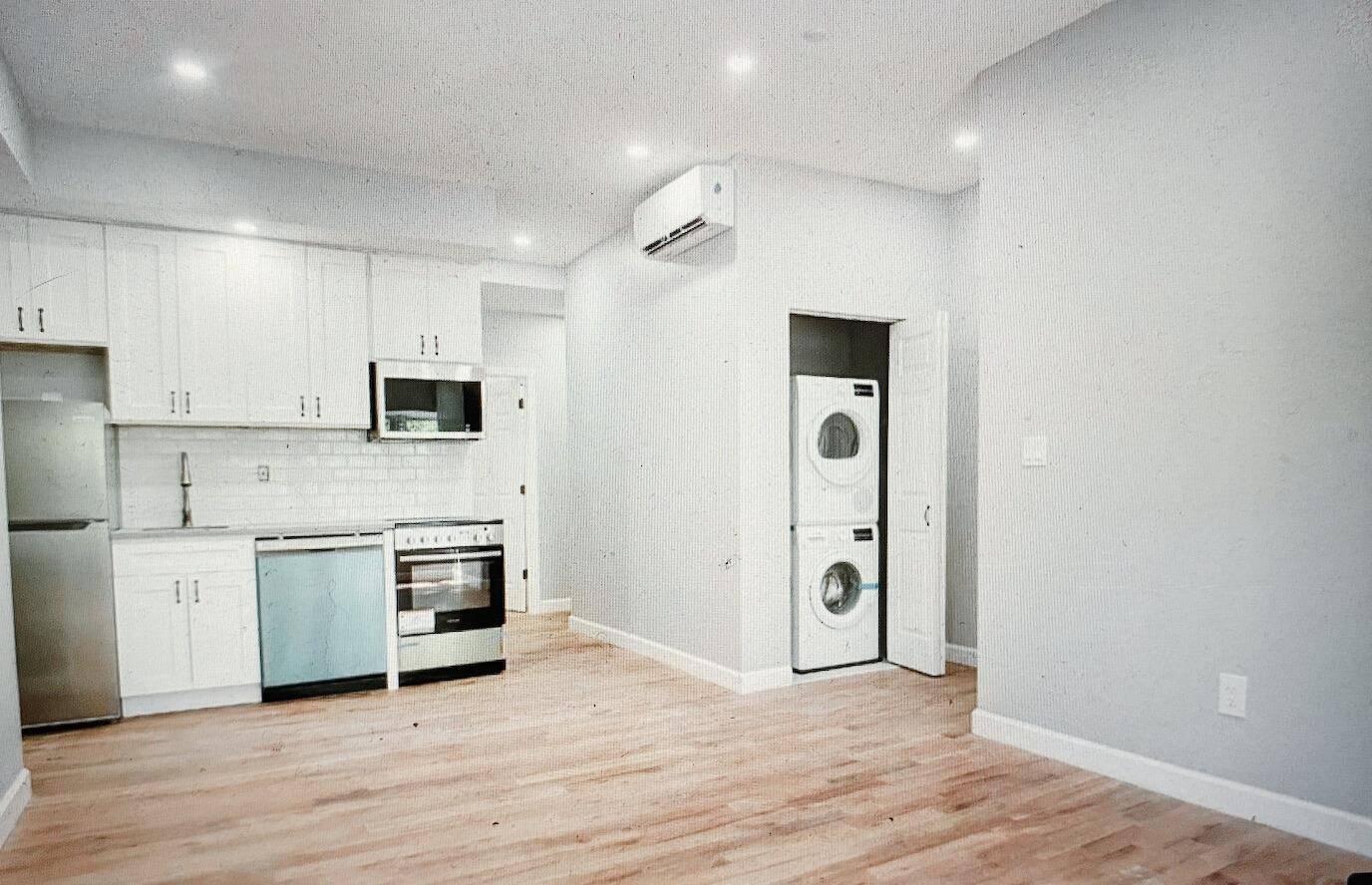 Showings by appointment ONLY text 929 789 6o44 for quickest response Available September 1st NO FEE Modern 2BR 1.