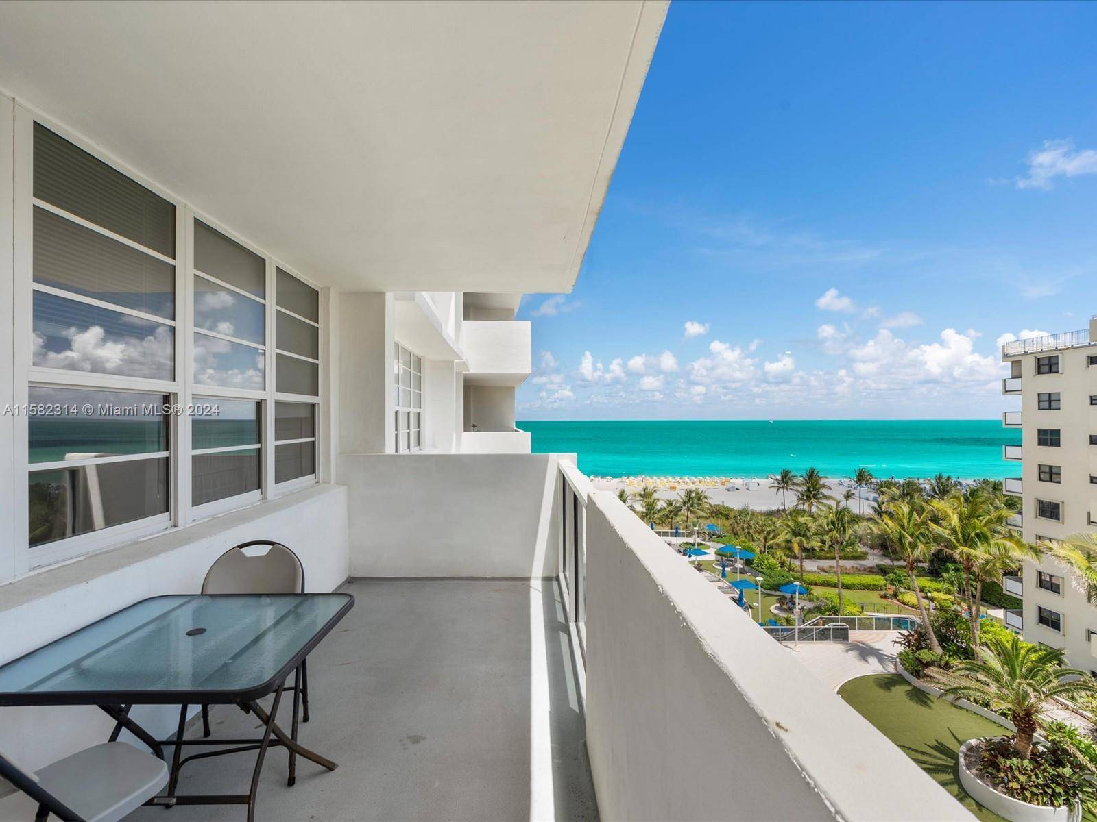 Very desirable junior 1 bedroom south side unit at the Decoplage.