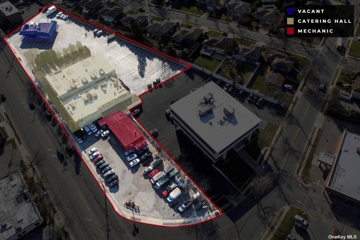 3 Lots on 2. 5 Acres Property Highlights High profile intersection with tremendous growth next to Eisenhower Park Traffic count of 37, 893 Great location for retail development, hotel or ...
