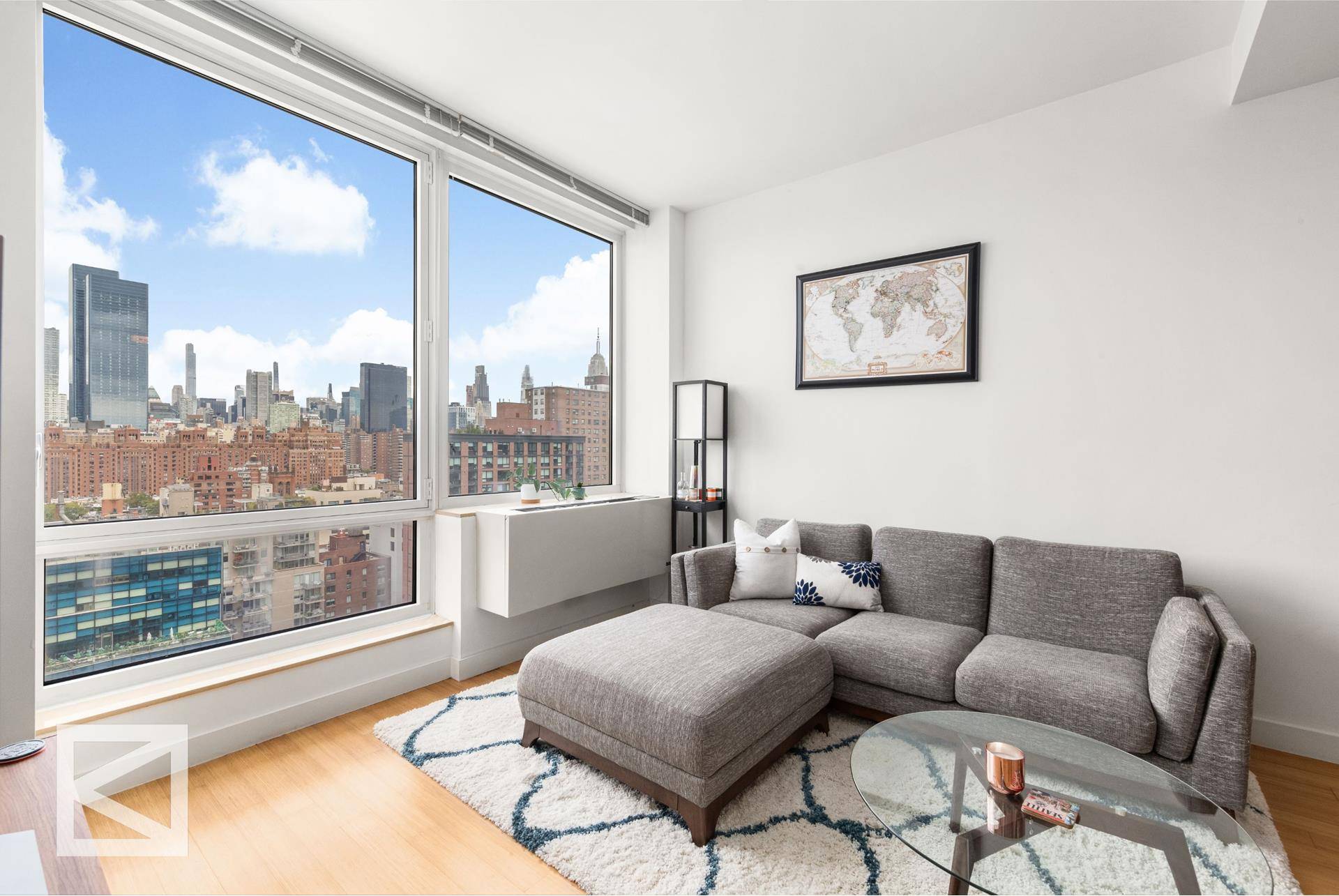 Perched on the 19th floor of The Caledonia, this stunning 1 bedroom offers breathtaking views of Chelsea and the High Line.
