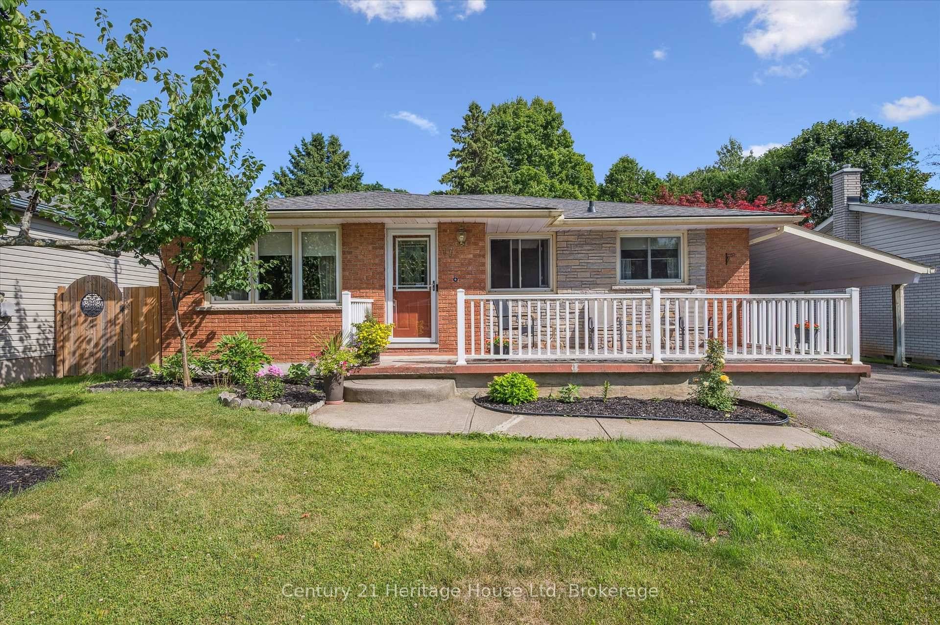 This well built and well maintained 3 bedroom Bungalow is ready for its new owner.