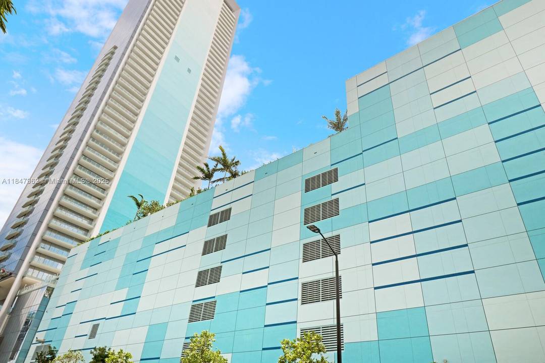 COME AND LIVE IN THIS SPECTACULAR corner unit that offers 3 bedrooms Den and 4.