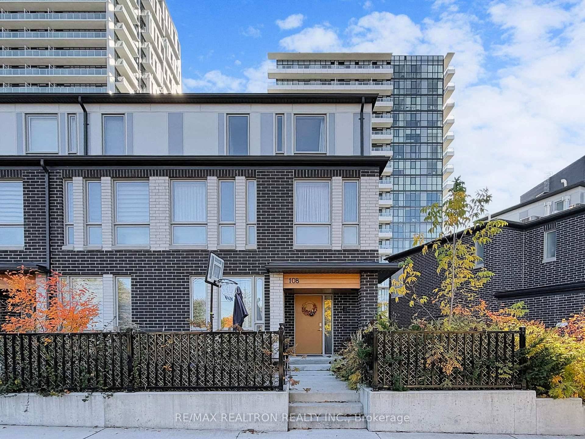 This elegant 3 1 bedroom, 3 bathroom condo townhouse spans over 1, 600 sq.