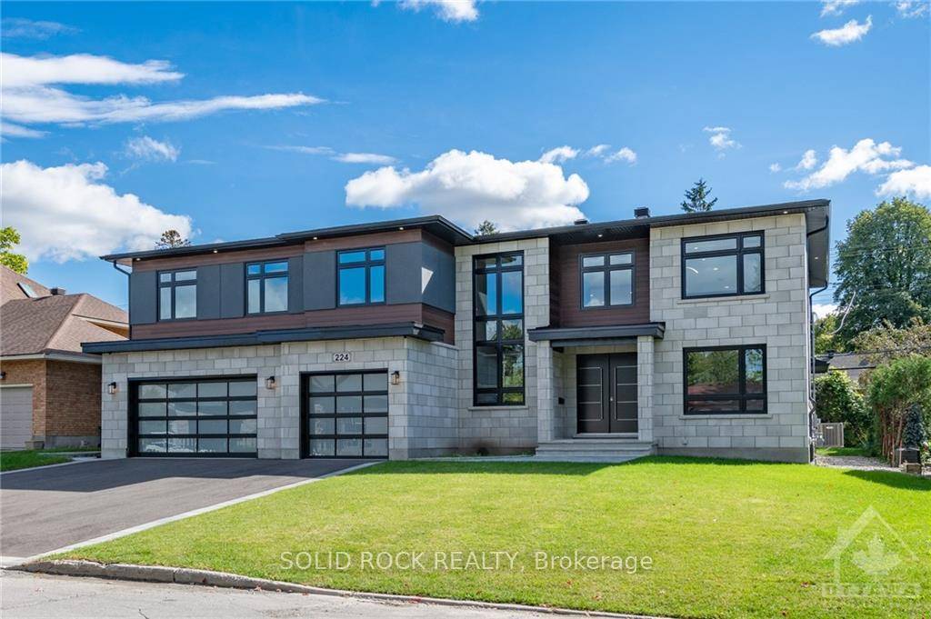 LUXURY LIVING in Alta Vista.