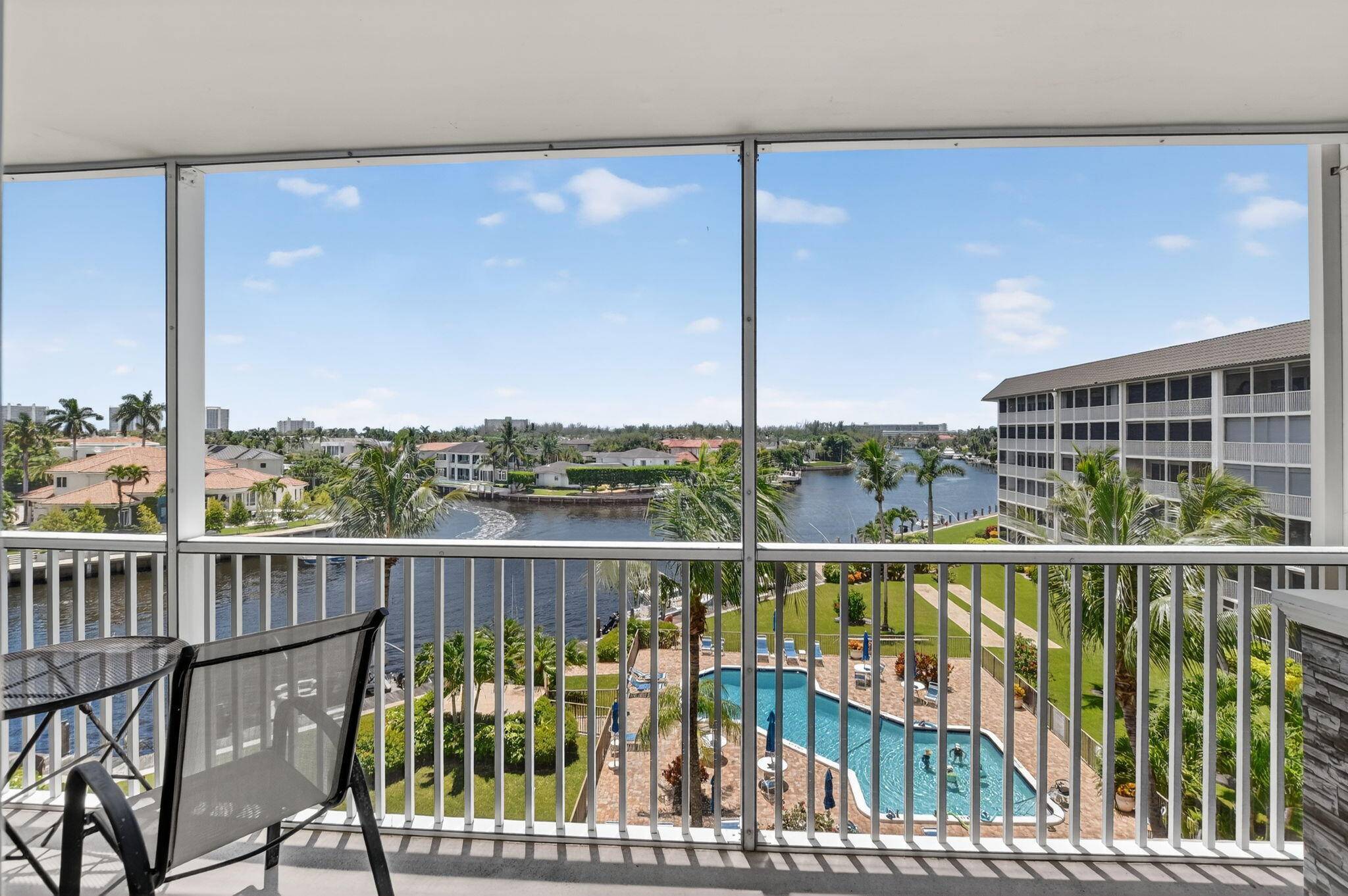 WATERFRONT LIVING AT ITS FINEST !