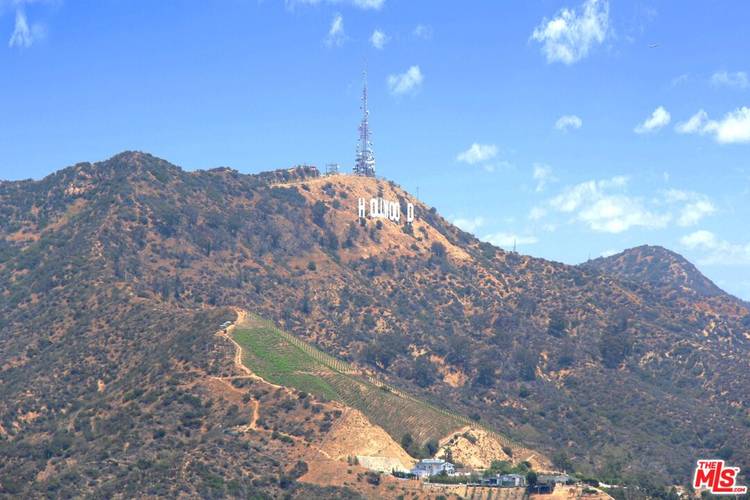 7353  PYRAMID PL 2BR Hollywood Hills East La