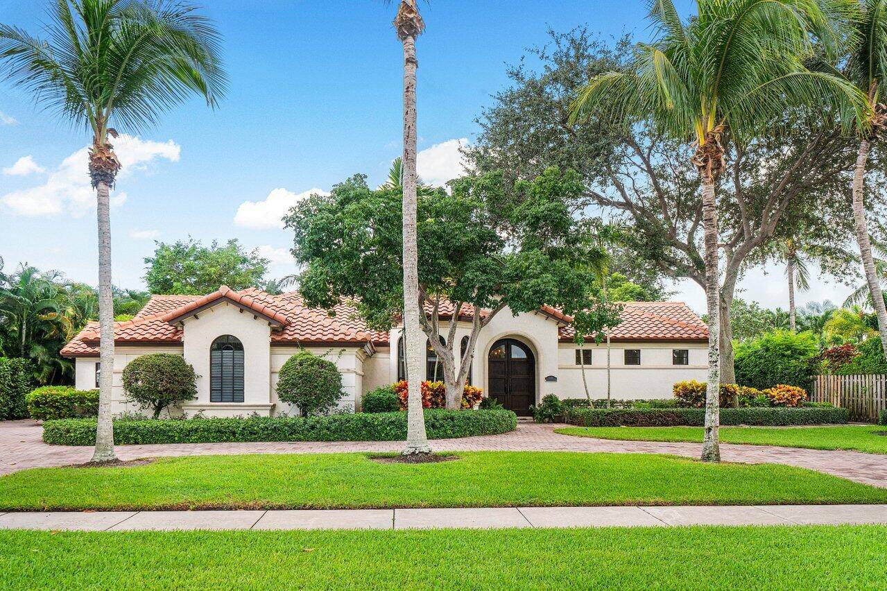 An Exquisite Lake Ida home, just 1.